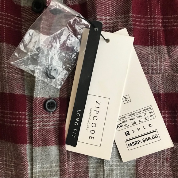 Men’s Short Sleeve Button Down Shirt - Picture 4 of 4